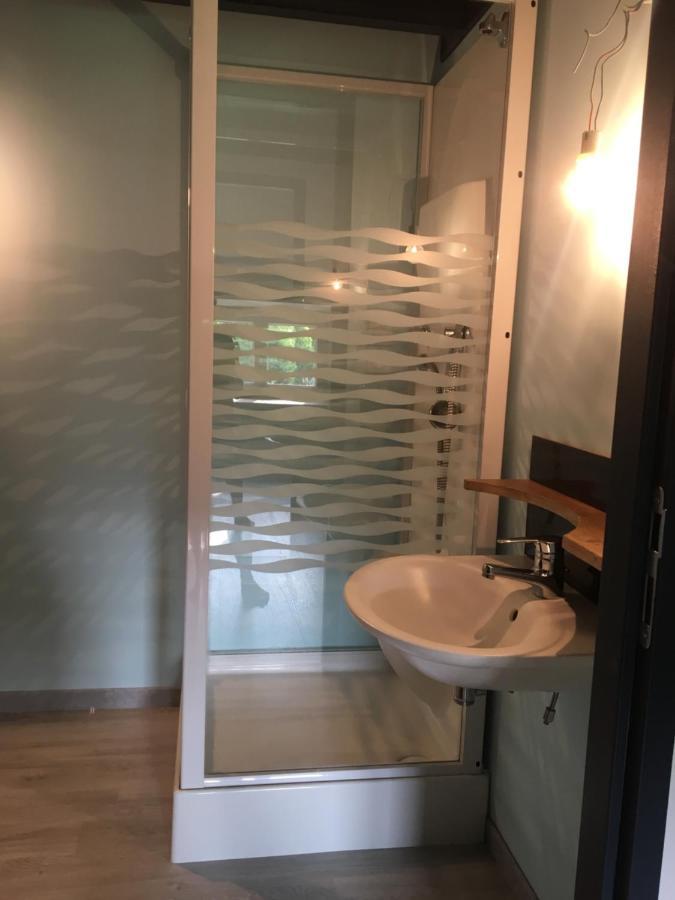 La Chambre des Carrelets Montigny-sur-l'Ain Extérieur photo